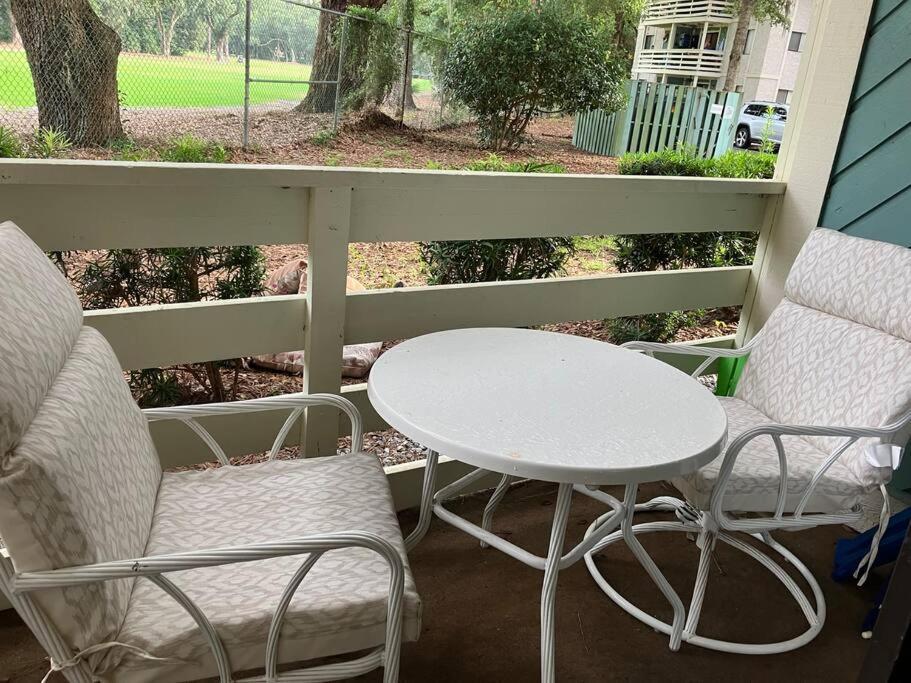Cute 2 Bedroom, 2 Bath Condo At Folly Field Beach Île de Hilton-Head Extérieur photo