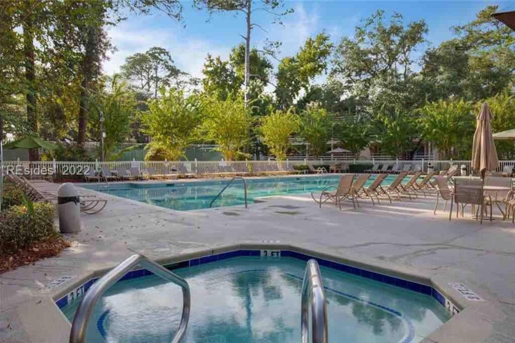 Cute 2 Bedroom, 2 Bath Condo At Folly Field Beach Île de Hilton-Head Extérieur photo